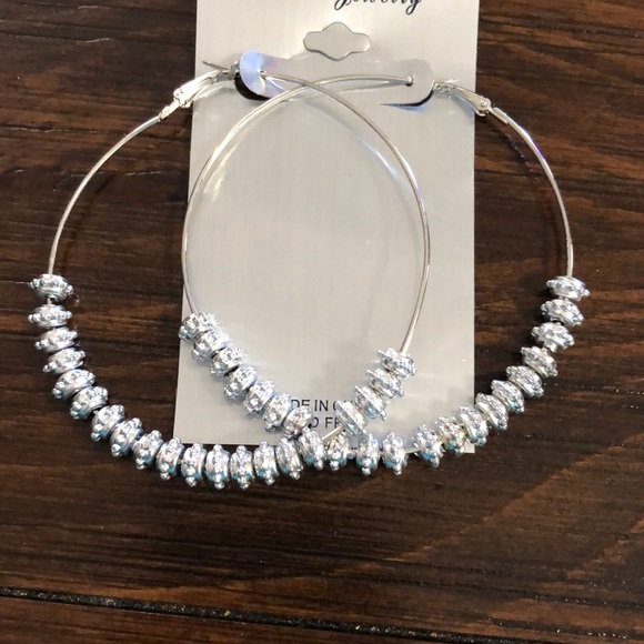 Jewelry - Hoop silver color earrings